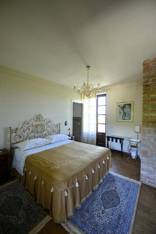ברברסקו Agriturismo Tre Stelle חדר תמונה
